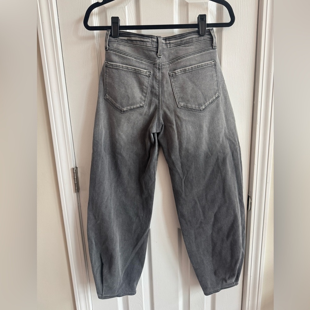 L'AGENCE Krista High-Rise Tapered Barrel Leg Jeans Gray Size 23 - Picture 6 of 7